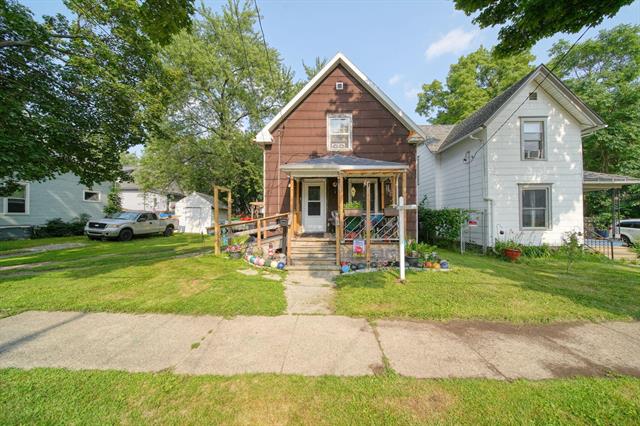 front view picture of 613 Backus St Street, Jackson, MI. 49202