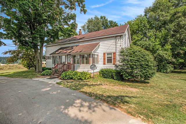 front view picture of 8386 Herrington Avenue Ne, Belmont, MI. 49306