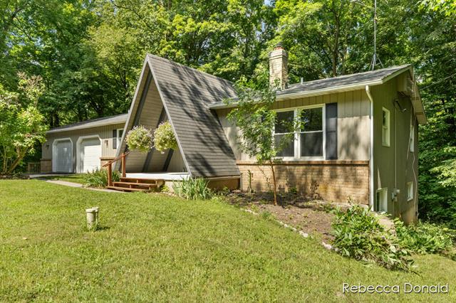 front view picture of 1943 Jackson Street, Hudsonville, MI. 49426