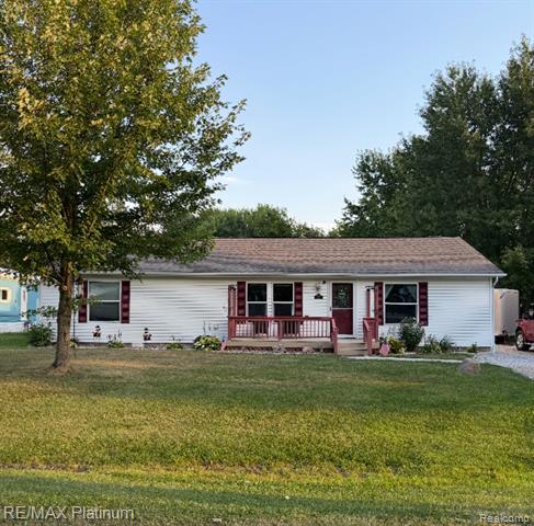 front view picture of 5740 Iroquois Drive, Howell, MI. 48843