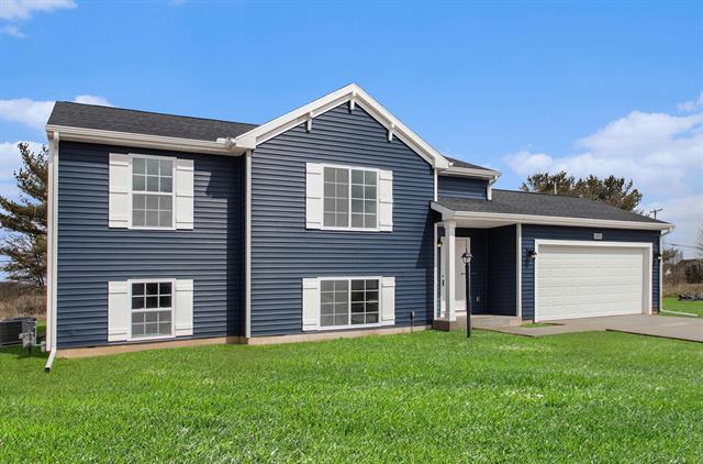 front view picture of 13785 Quincy Street, Holland, MI. 49424