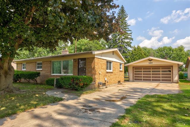 front view picture of 3285 Bertha Drive, Saginaw, MI. 48601
