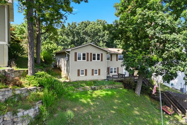 front view picture of 978 Ridge Court, Chelsea, MI. 48118