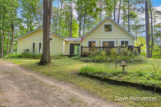 front view picture of 212 Glenhurst Drive, Roscommon, MI. 48653