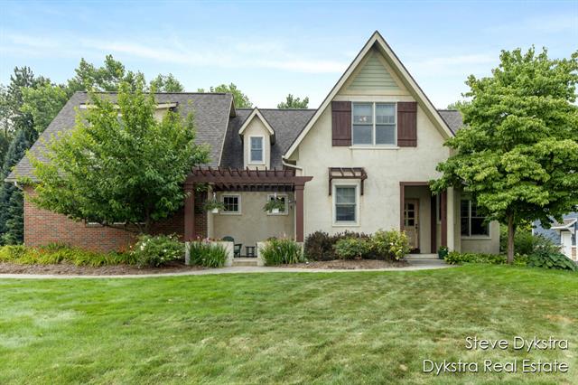 front view picture of 2479 Shears Crossing Court Ne, Grand Rapids, MI. 49525