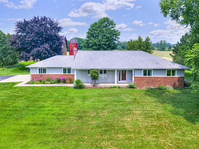 front view picture of 2614 Henry Road, Jackson, MI. 49201