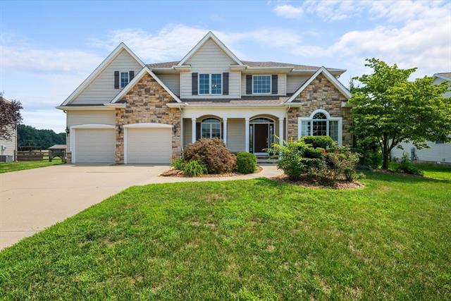 front view picture of 8258 Twin Creek Circle, Temperance, MI. 48182