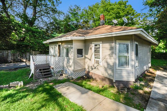 front view picture of 224 Hubbard Street, Battle Creek, MI. 49037