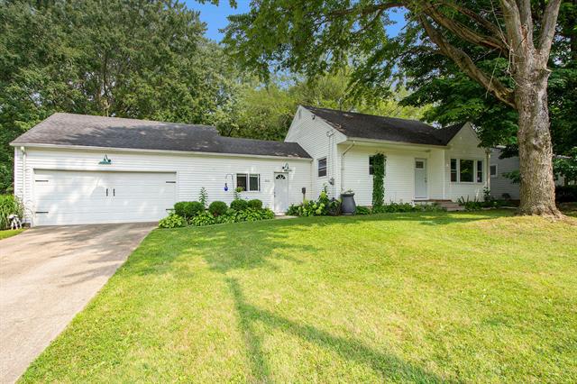 front view picture of 513 Gregory Place, Jackson, MI. 49202