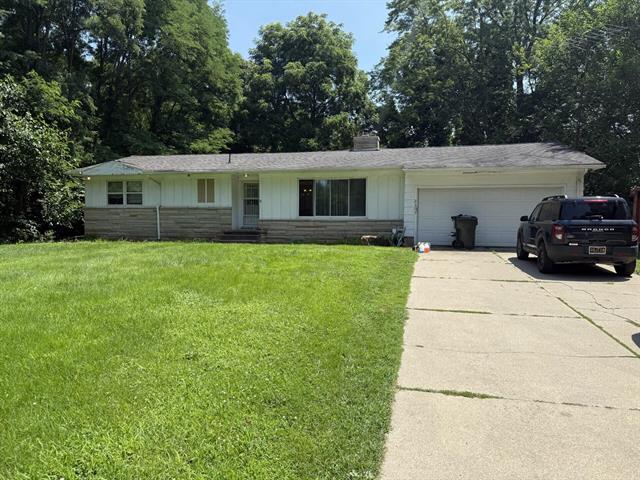front view picture of 3201 S Meridian Road, Jackson, MI. 49203