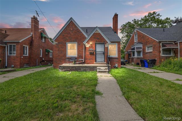 front view picture of 12251 Lansdowne Street, Detroit, MI. 48224