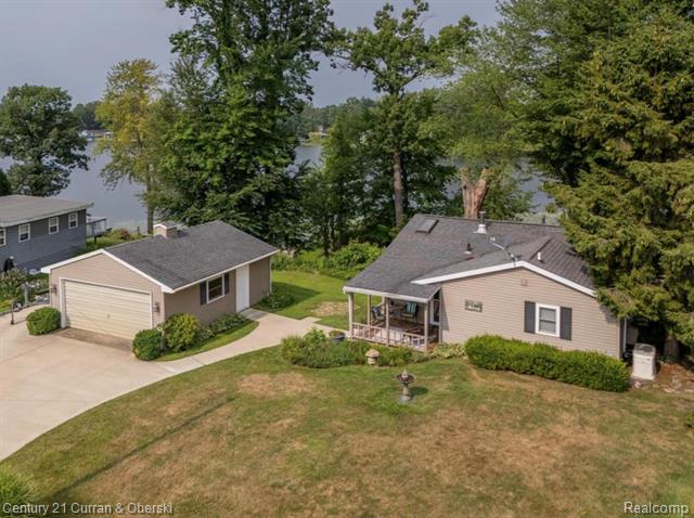 front view picture of 60846 N Lakeshore Drive, Lawrence, MI. 49064