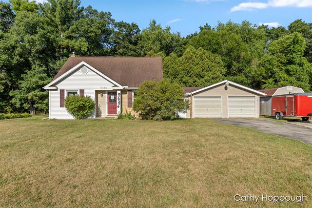 front view picture of 411 Lynn Avenue, Ionia, MI. 48846