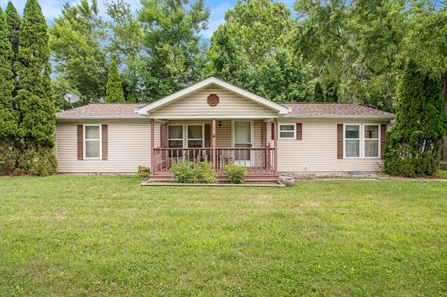 front view picture of 209 Terre Coupe Street, Buchanan, MI. 49107
