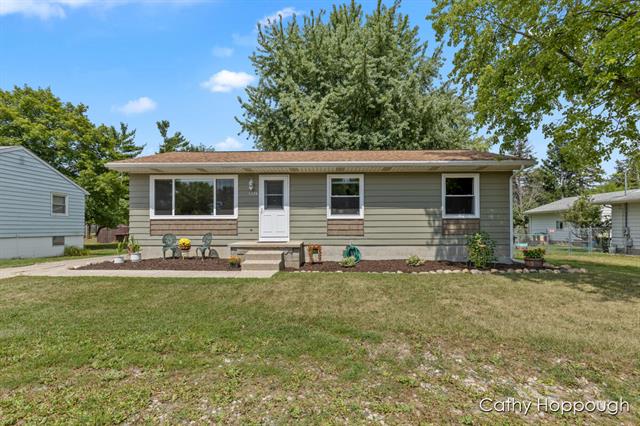 front view picture of 5226 W Willow Highway, Lansing, MI. 48917