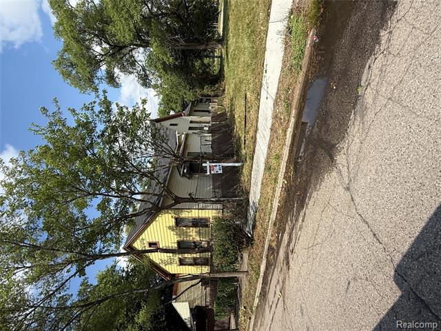 front view picture of 1824 20Th Street, Detroit, MI. 48216