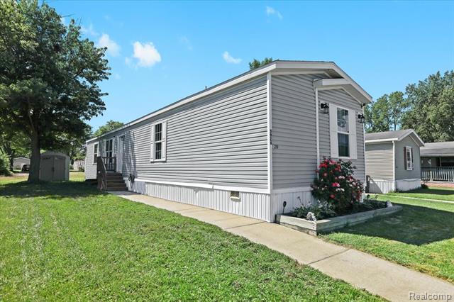 front view picture of 5926 Esther St., Romulus, MI. 48174