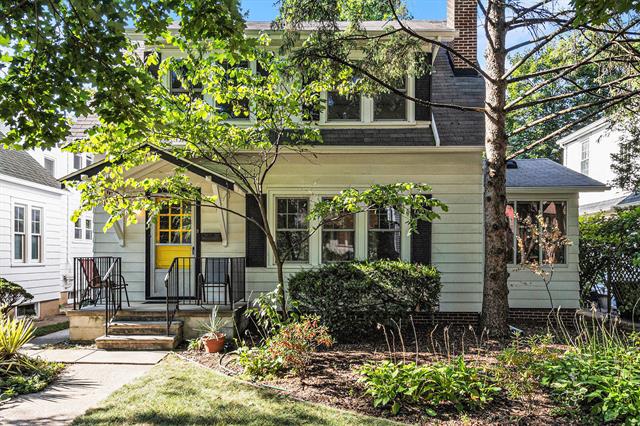 front view picture of 1210 Henry Street, Ann Arbor, MI. 48104