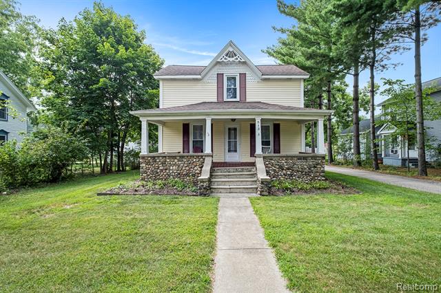 front view picture of 513 N Bridge Street, Linden, MI. 48451