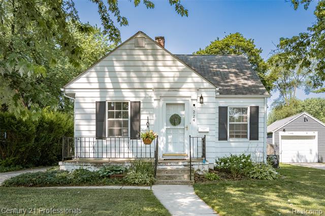 front view picture of 224 Starr Ave, Pontiac, MI. 48341
