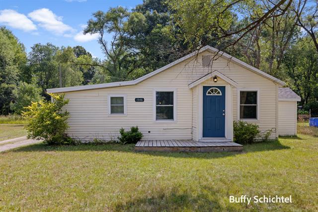 front view picture of 1546 S Walker Road, Muskegon, MI. 49442