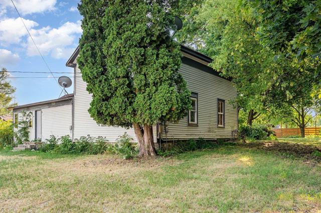 front view picture of 224 S Camburn Street, Stanton, MI. 48888