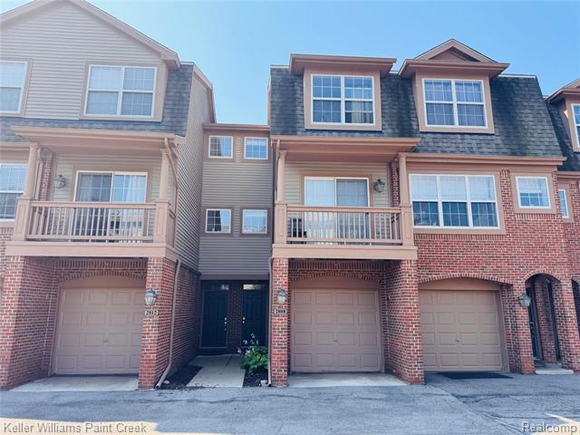 front view picture of 2808 Barclay Way, Ann Arbor, MI. 48105