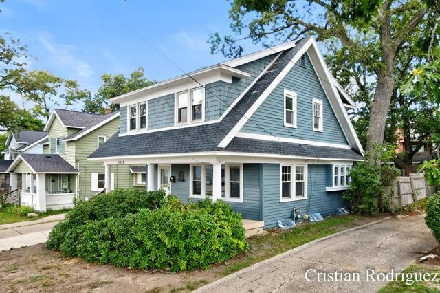 front view picture of 1325 Burton Street Se, Grand Rapids, MI. 49507