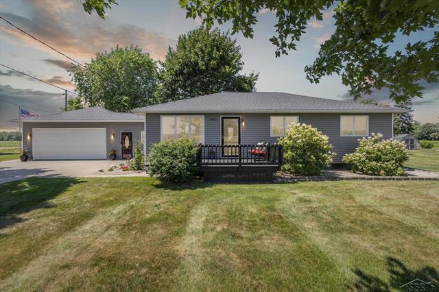 front view picture of 5911 Waldo Avenue, Midland, MI. 48642