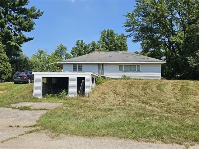 front view picture of 1582 Bakertown Road, Buchanan, MI. 49107