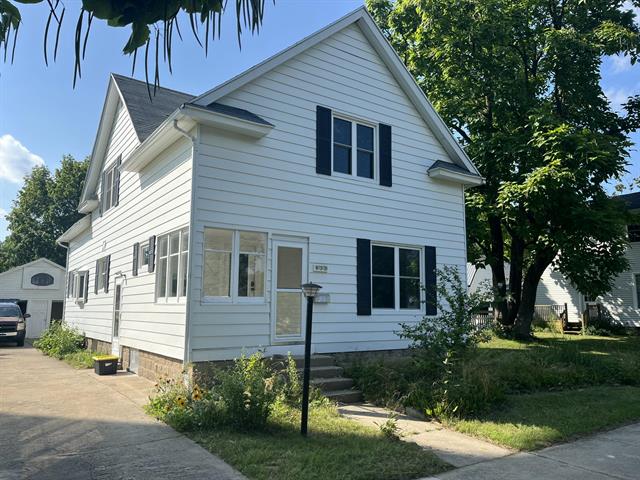front view picture of 432 S Lincoln Street, Portland, MI. 48875