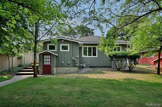 front view picture of 9515 Point Charities Avenue, Pigeon, MI. 48755