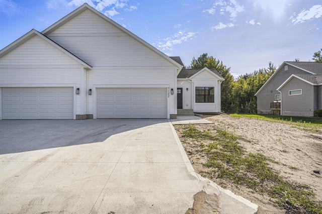 front view picture of 7122 Kerrie Lane, Spring Lake, MI. 49456