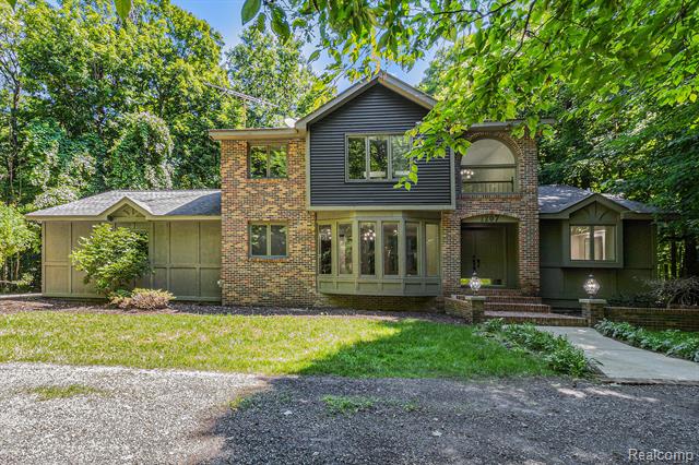 front view picture of 1207 Sugarbush Drive, Lapeer, MI. 48446