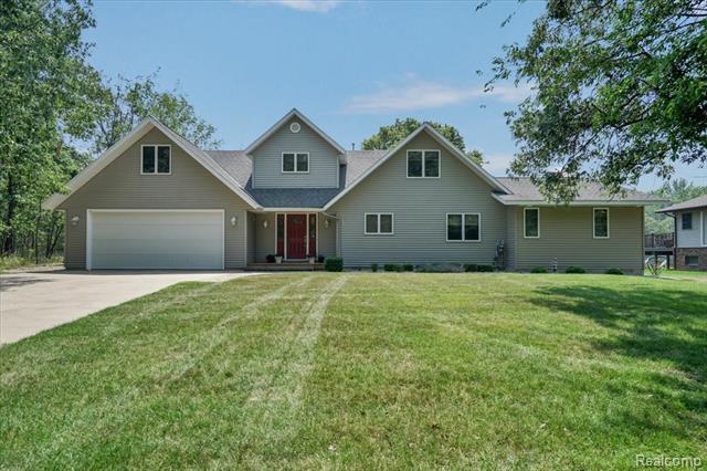 front view picture of 9683 Shore Drive, Pigeon, MI. 48755