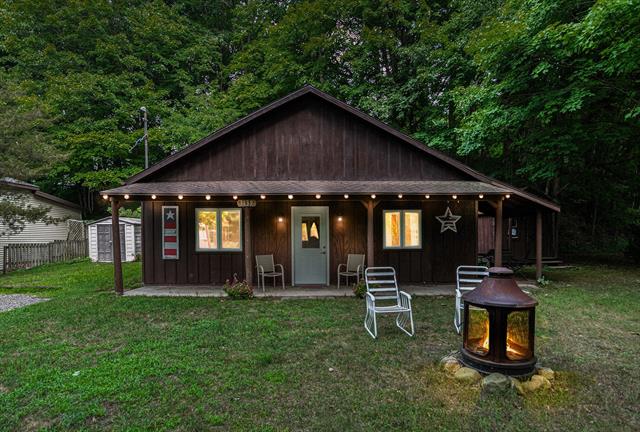 front view picture of 3139 57Th Street Street, Fennville, MI. 49408