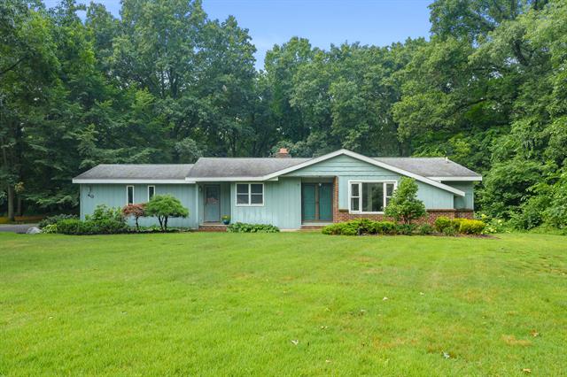 front view picture of 40 Oak Leaf Lane, Battle Creek, MI. 49017