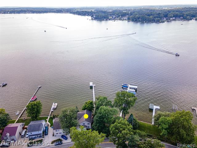front view picture of 11540 E E Shore Drive, Whitmore Lake, MI. 48189