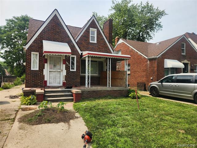 front view picture of 17183 Strasburg Street, Detroit, MI. 48205