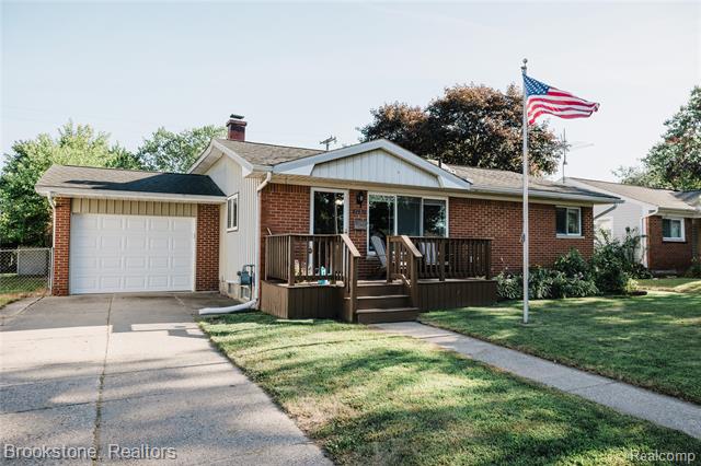 front view picture of 1232 Crestwood Avenue, Ypsilanti, MI. 48198
