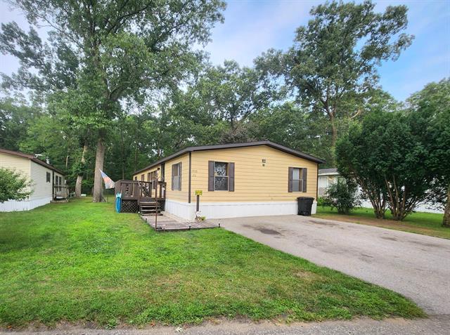 front view picture of 2408 Oak Street, Twin Lake, MI. 49457
