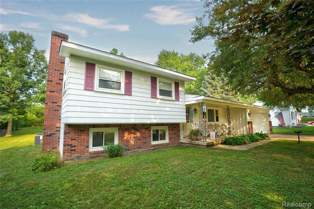 front view picture of 3464 S Elms Road, Swartz Creek, MI. 48473