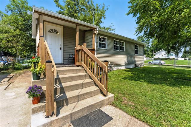 front view picture of 35 Avenue B, Battle Creek, MI. 49037