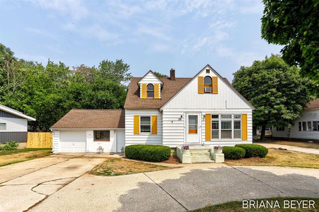 front view picture of 89 E Lakewood Boulevard, Holland, MI. 49424