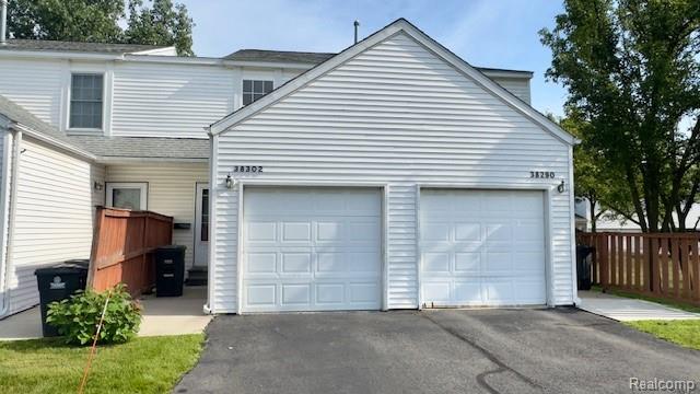 front view picture of 38302 Warner Farms Drive, Westland, MI. 48185