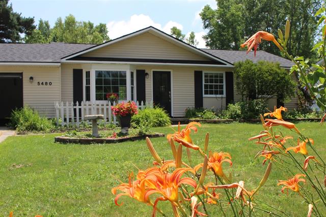 front view picture of 5480 Independence Colony Road, Grand Blanc, MI. 48439