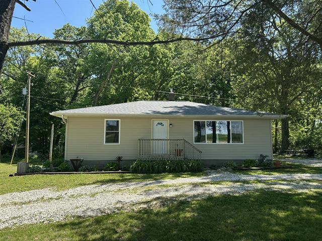 front view picture of 23290 North Avenue, Battle Creek, MI. 49017