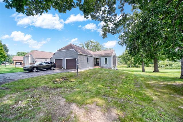 front view picture of 2017 Augusta Drive, Jackson, MI. 49201