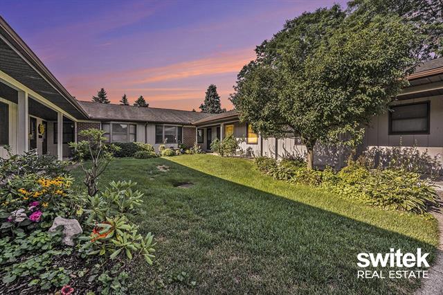 front view picture of 202 Bona Vista Drive Nw, Grand Rapids, MI. 49504