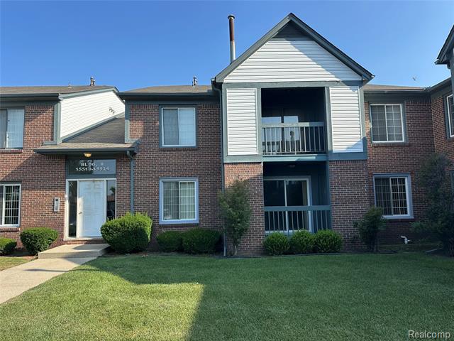 front view picture of 15526 Ashley Court, Macomb, MI. 48044